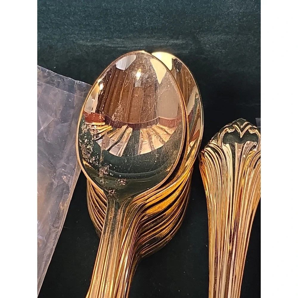 The Unbranded Brand beautiful gold
